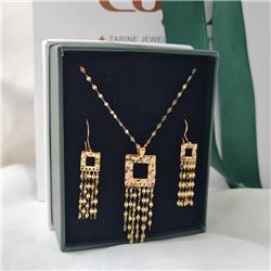 Gold-hammered-set-with-a-tassel