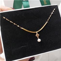 Bismarck-and-sequin-necklace