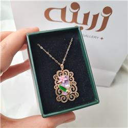 Resinized-gold-pendant-Pinterest