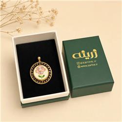 Resinized-gold-pendant-Pinterest