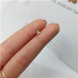 Gold-nose-piercing