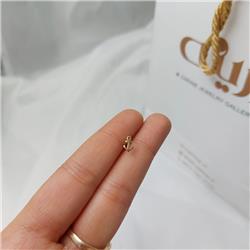 Gold-nose-piercing