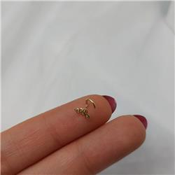 Gold-nose-piercing