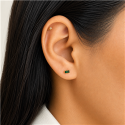 gold-baguette-piercing-emerald