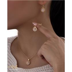 Gold-pendant-gift