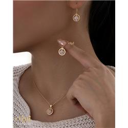 Gold-pendant-gift