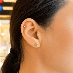 gold-nail-ear-piercing