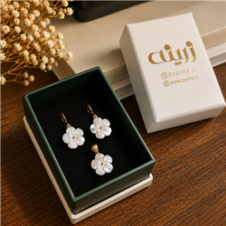 Gold-set-with-shell-blossom