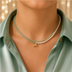 Pearl-necklace-with-whale-tail