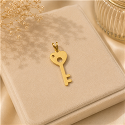 Gold key pendant0