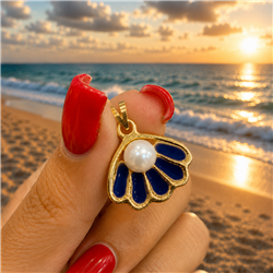 Gold-seashell-pendant59