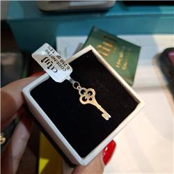 Gold-key-pendant5