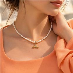 Whale-tail-necklace-00