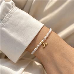 Pearl-whale-tail-bracelet