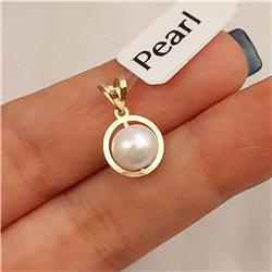 Gold-pearl-necklace