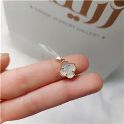 Vancliffe-necklace-with-stones