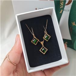 Swarovski-cube-half-set