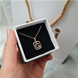 English-letter-pendant