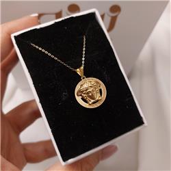 Versace-pendant