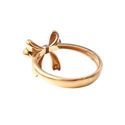 Bow-tie-ring
