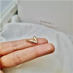 Gold-heart-pendant