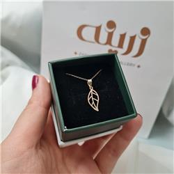 Gold-leaf-gift-pendant