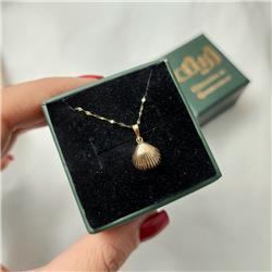 Gold-seashell-pendant