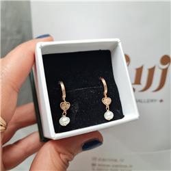 Heart-shaped-gold-earrings