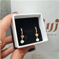 Heart-shaped-gold-earrings