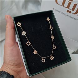 Gold-tassel-necklace