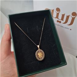 Versace-and-Queen-gold-pendant