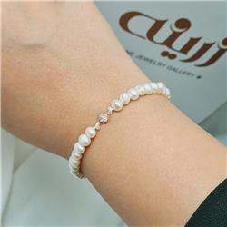 Gold-clover-bracelet-with-pearls