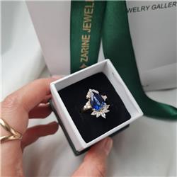 Blue-teardrop-jewelry-design-gold-ring