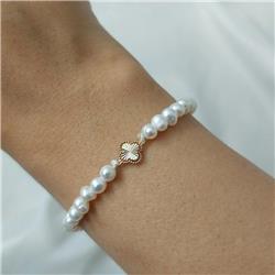 Gold-clover-bracelet-with-pearls