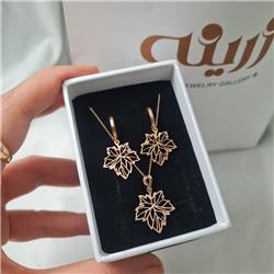 Gold-set-with-plantain-leaves