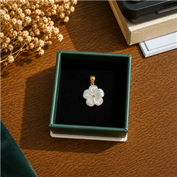 Gold-Shell-Blossom-Pendant