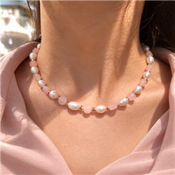 Gold-and-pearl-necklace-02