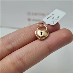 Gold-pendant-gift