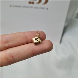 Gold-pendant-gift
