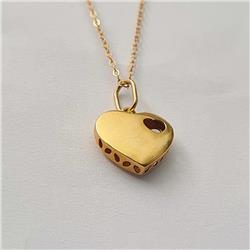Gold-pendant-gift