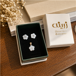 Gold-and-pearl-set