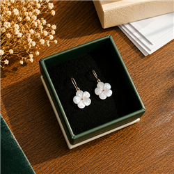 Gold-flower-earrings