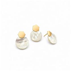Half-gold-set-with-seashell-design
