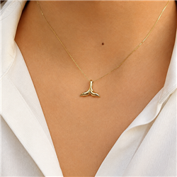 Minimalist-whale-tail-pendant-1