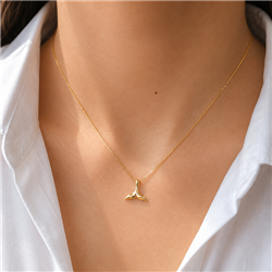 Minimalist-whale-tail-pendant-3