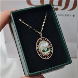 Resinized-gold-pendant-Pinterest