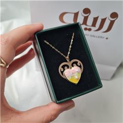 Resinized-gold-pendant-Pinterest