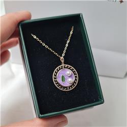 Resinized-gold-pendant-Pinterest