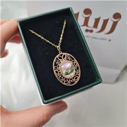 Resinized-gold-pendant-Pinterest