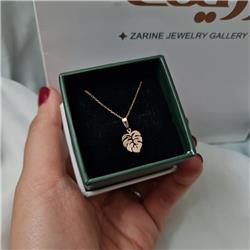 Gold-pendant-with-fig-leafas-a-gift